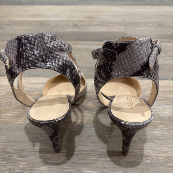 NINE WEST GRAY PUMP WITH SNAKESKIN - Picture 6 of 12